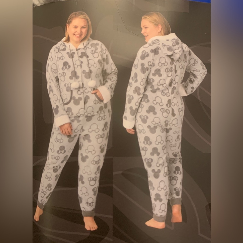 DISNEY ONE PIECE SLEEPER